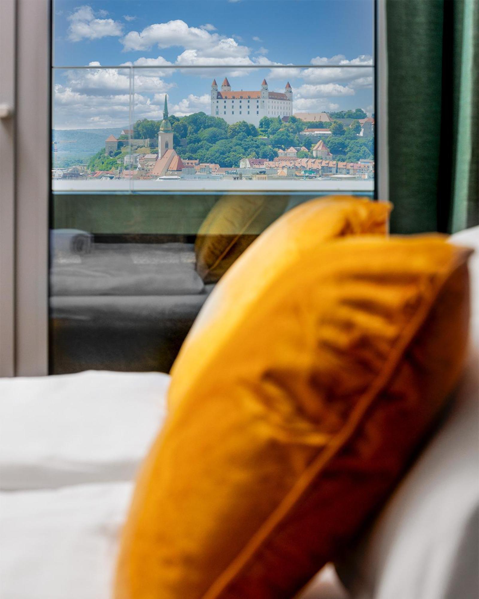 Sky Park 1 - Luxurious #Instaworthy Apartment In Downtown City Center With Included Parking, Best Address In Town Bratislava Esterno foto