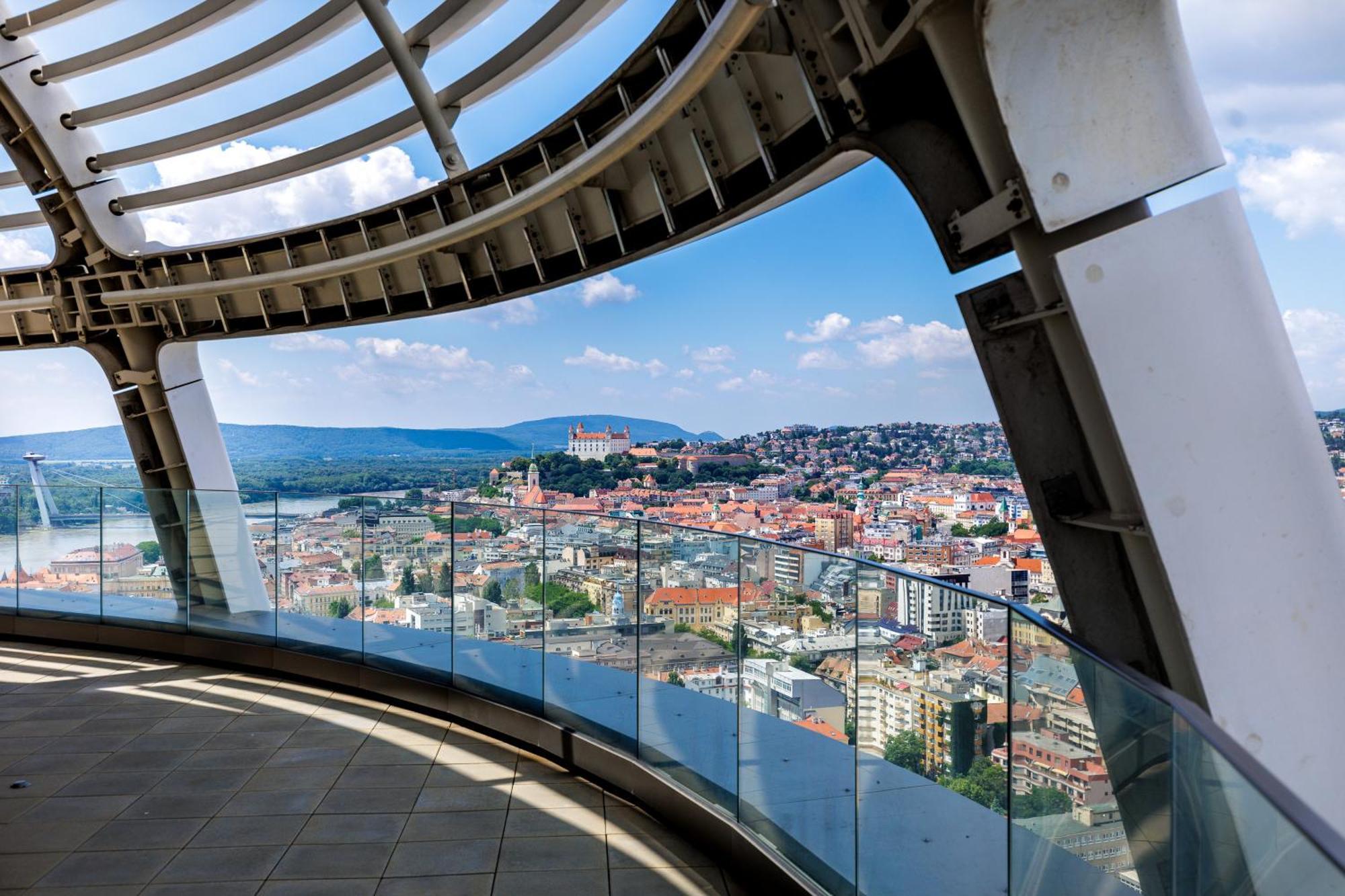Sky Park 1 - Luxurious #Instaworthy Apartment In Downtown City Center With Included Parking, Best Address In Town Bratislava Esterno foto